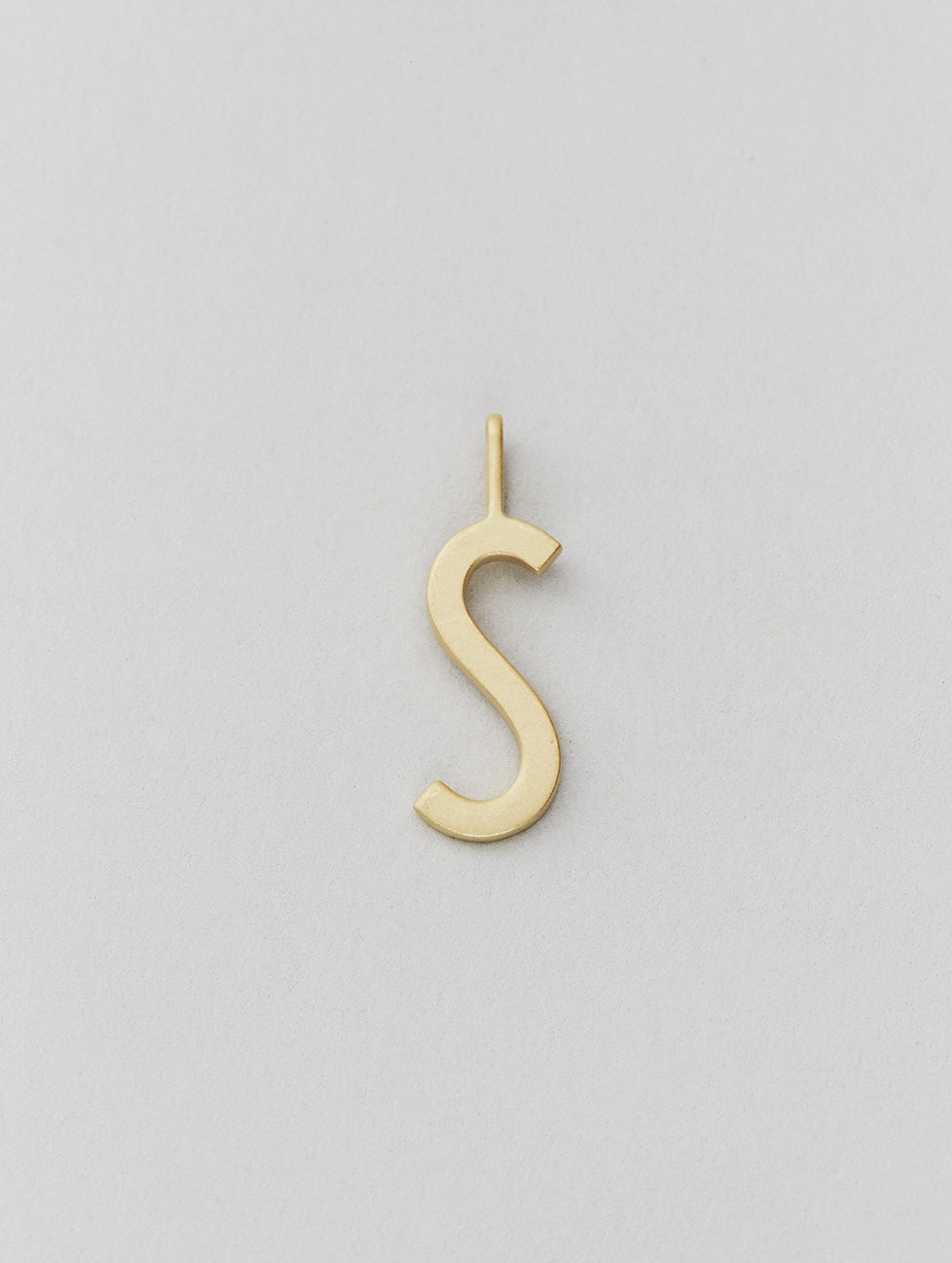 Zlatý přívěsek Písmeno A-Z - 16 mm DESIGN LETTERS - Lavly
