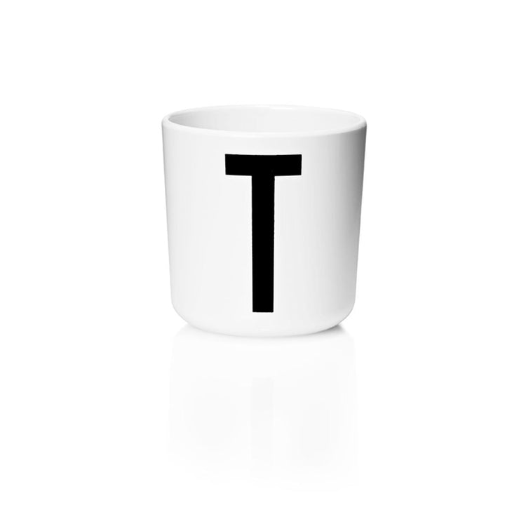 Dětský personalizovaný kelímek s písmenem DESIGN LETTERS