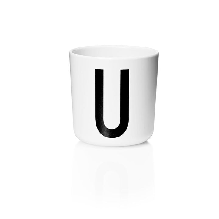 Dětský personalizovaný kelímek s písmenem DESIGN LETTERS