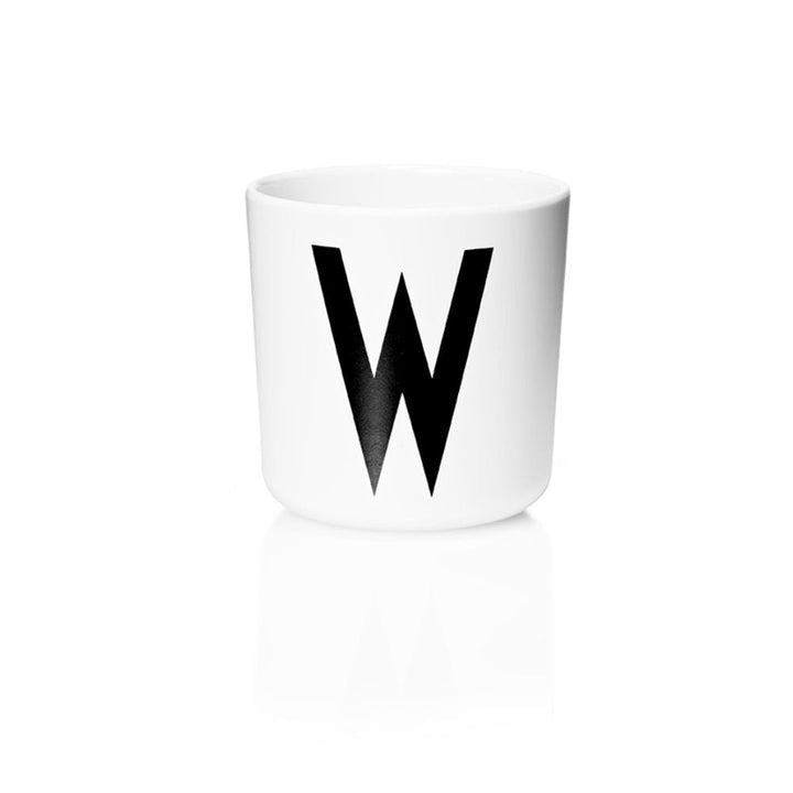 Dětský personalizovaný kelímek s písmenem DESIGN LETTERS