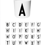 Dětský personalizovaný kelímek s písmenem DESIGN LETTERS | Stylové doplňky pro děti a ženy | Lavly.cz