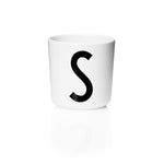 Dětský personalizovaný kelímek s písmenem DESIGN LETTERS | Stylové doplňky pro děti a ženy | Lavly.cz