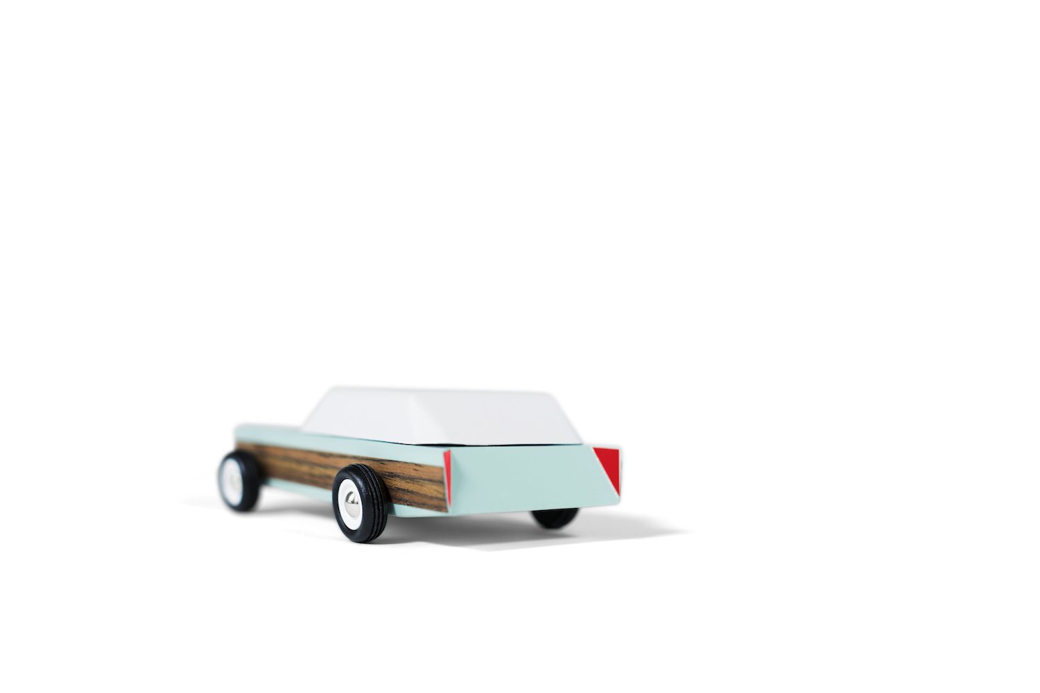 Dřevěné auto CANDYLAB Junior Line Mini Woodie | Stylové doplňky pro děti a ženy | Lavly.cz