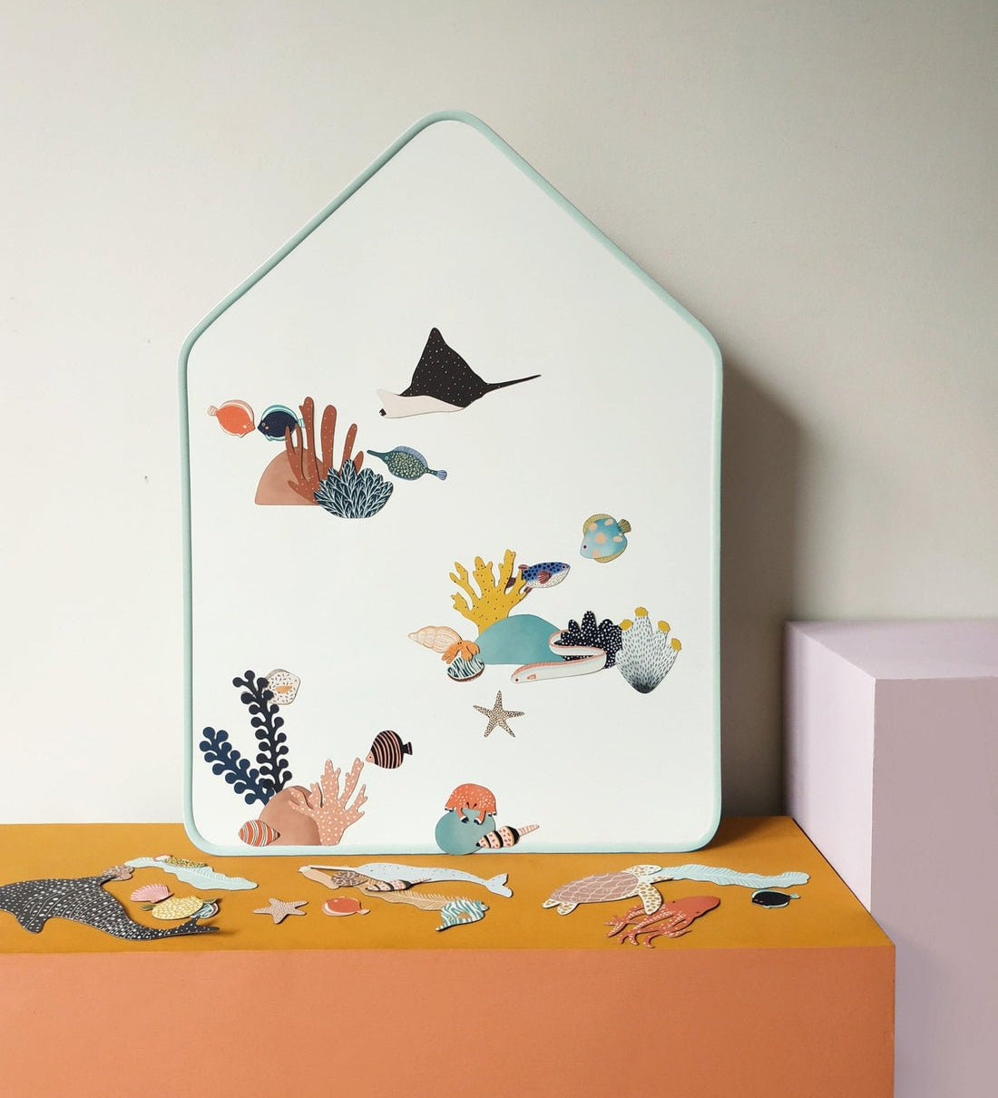 Magnetická tabule Ma Cabane a Reves Domeček Opaline | Lavly.cz