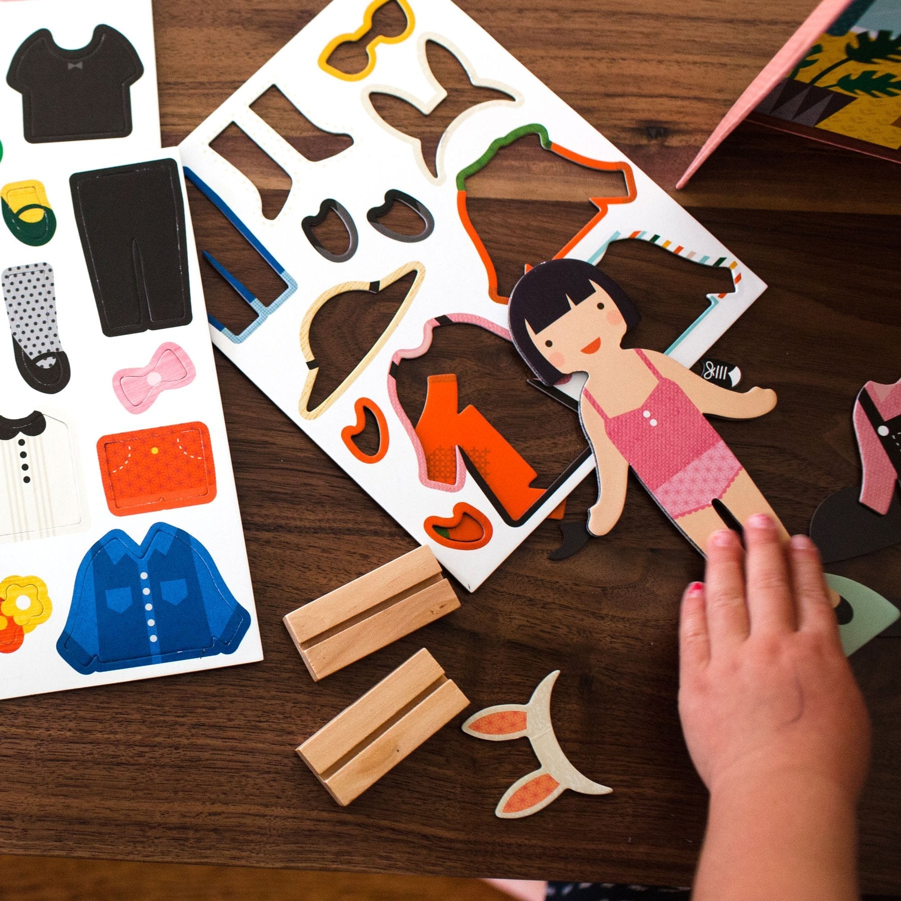 Magnetické převlékací panenky PETIT COLLAGE | Stylové doplňky pro děti a ženy | Lavly.cz