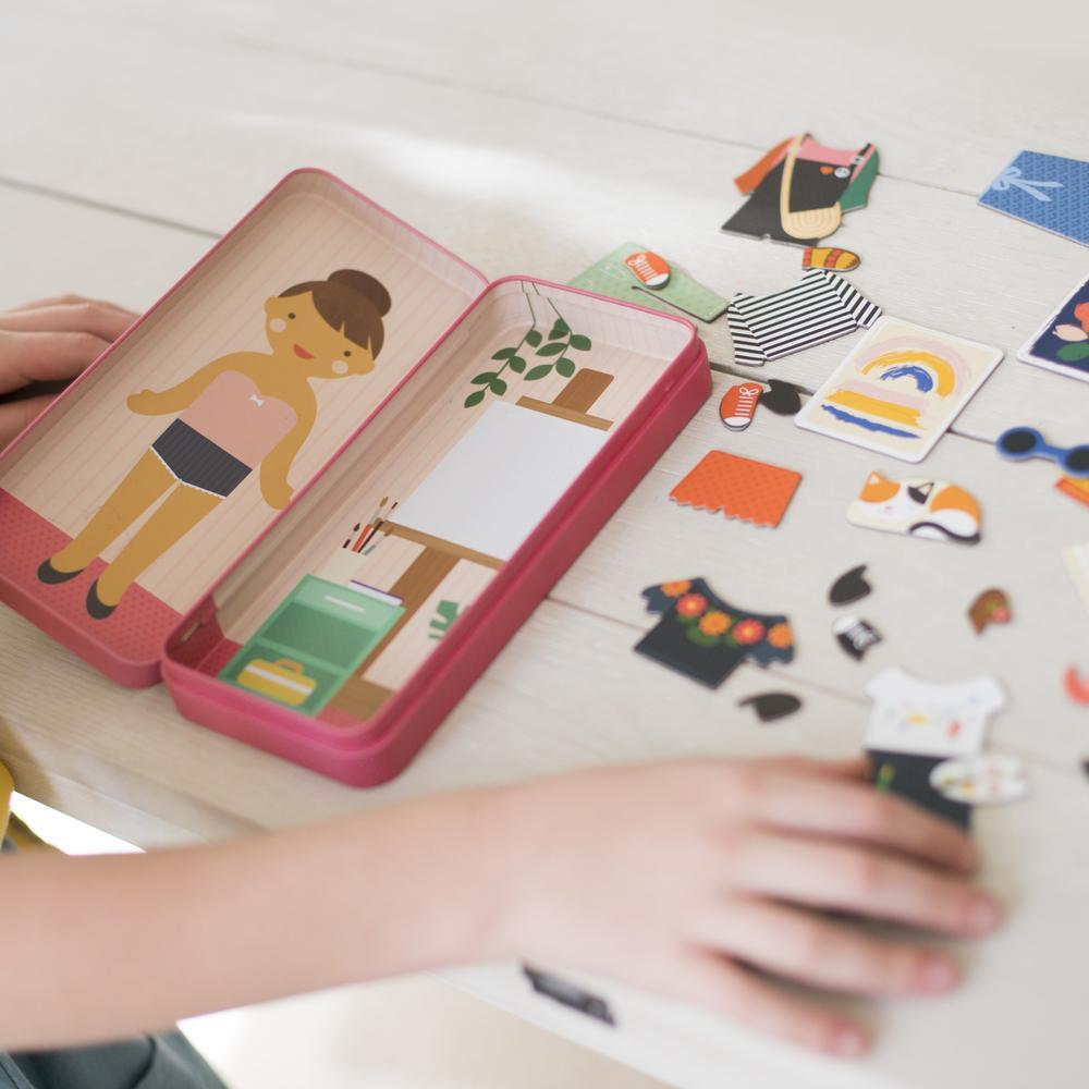 Magnetické puzzle - cestovní set PETIT COLLAGE V ateliéru | Stylové doplňky pro děti a ženy | Lavly.cz