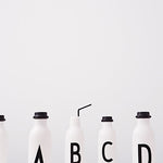 Personalizovaná láhev DESIGN LETTERS | Stylové doplňky pro děti a ženy | Lavly.cz