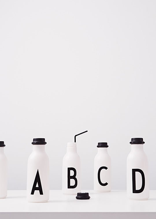 Personalizovaná láhev DESIGN LETTERS | Stylové doplňky pro děti a ženy | Lavly.cz