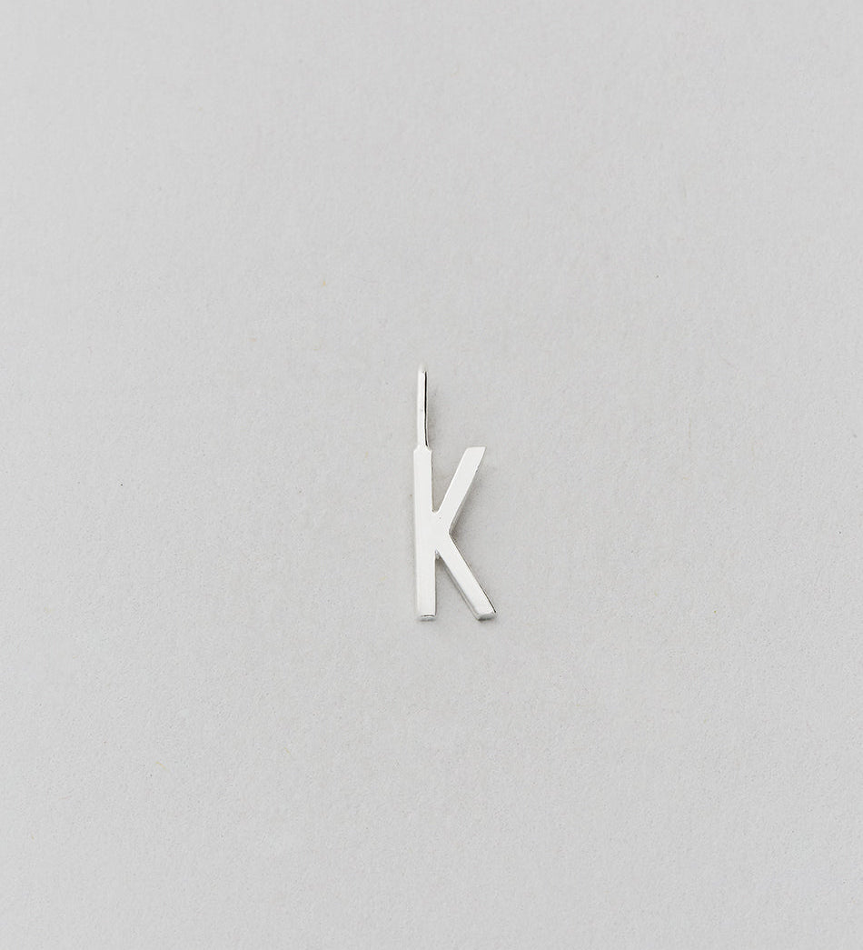 Stříbrný přívěsek Písmeno A - Z - 10 mm DESIGN LETTERS | Stylové doplňky pro děti a ženy | Lavly.cz