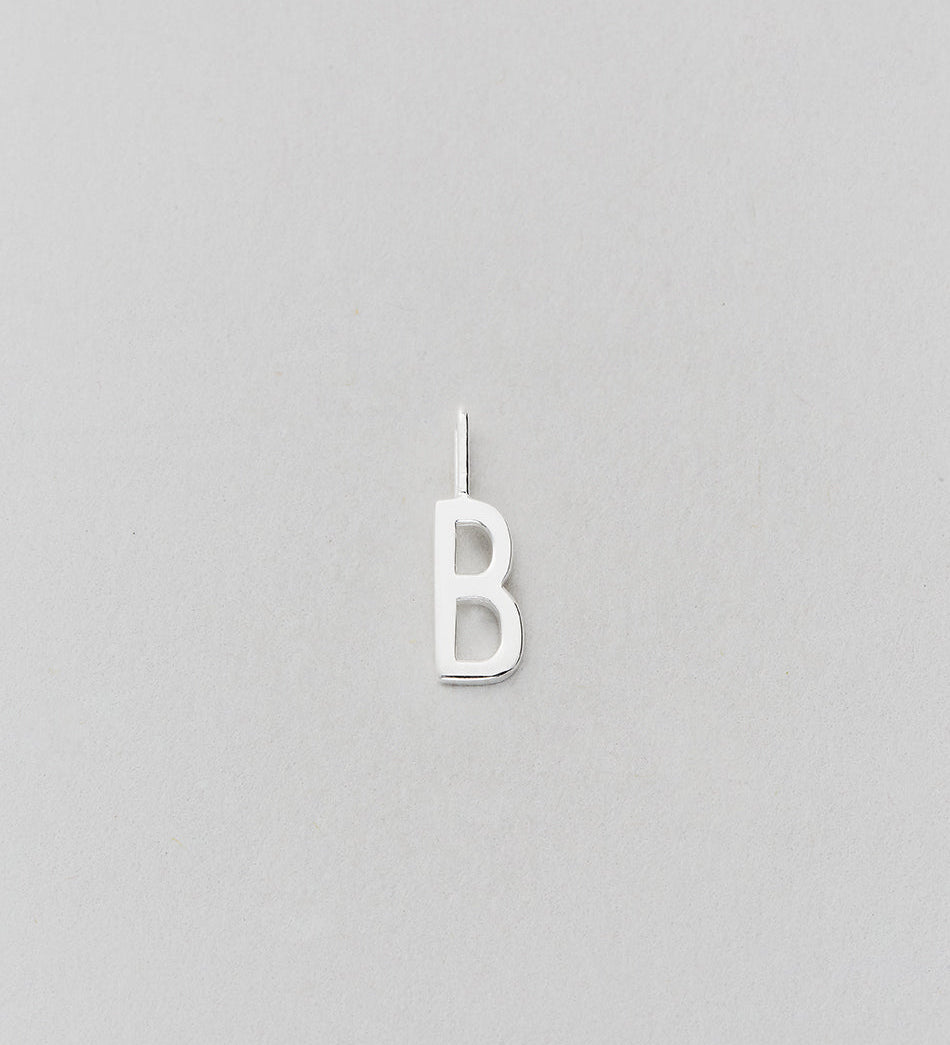 Stříbrný přívěsek Písmeno A - Z - 10 mm DESIGN LETTERS | Stylové doplňky pro děti a ženy | Lavly.cz