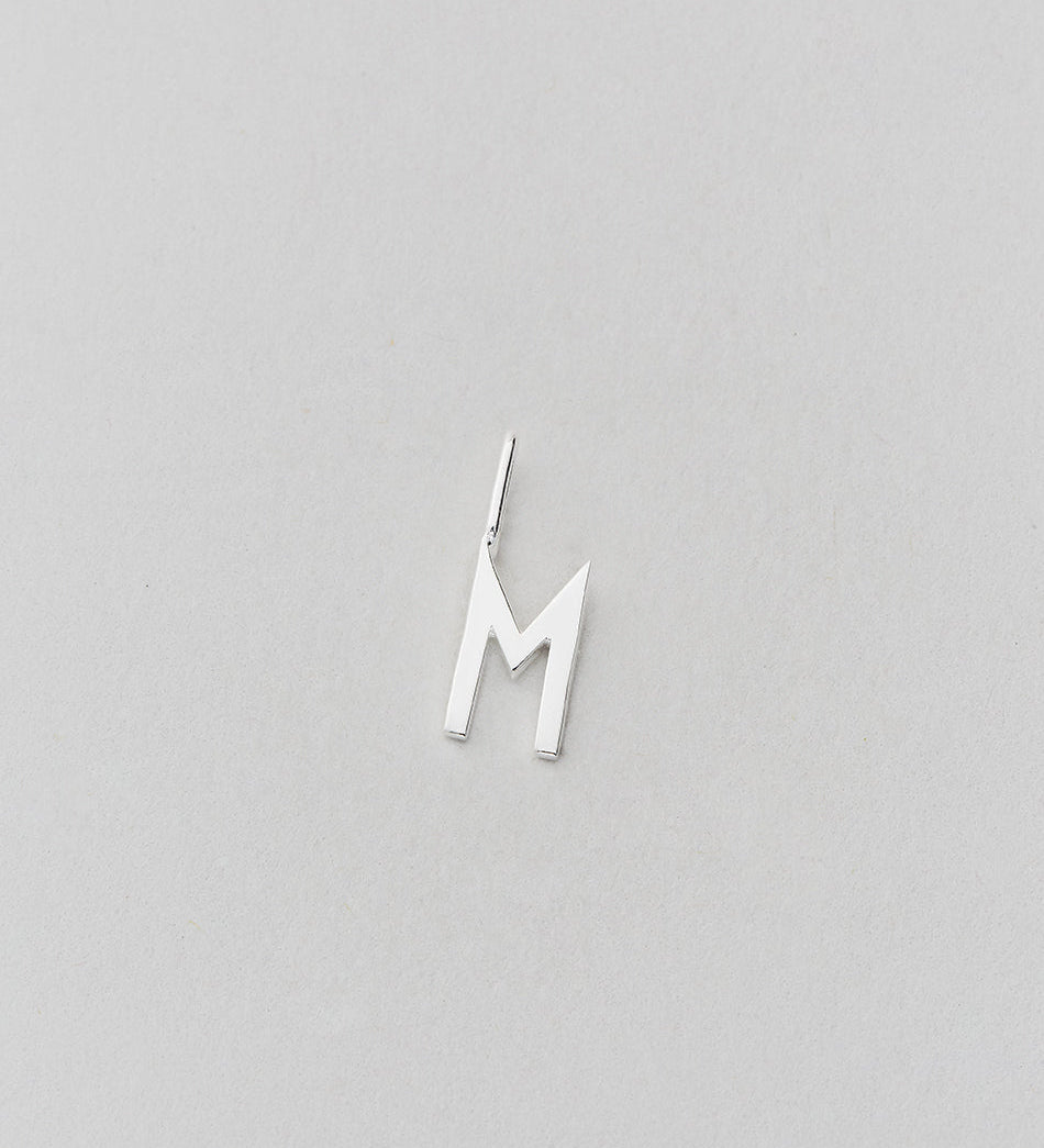 Stříbrný přívěsek Písmeno A - Z - 10 mm DESIGN LETTERS | Stylové doplňky pro děti a ženy | Lavly.cz