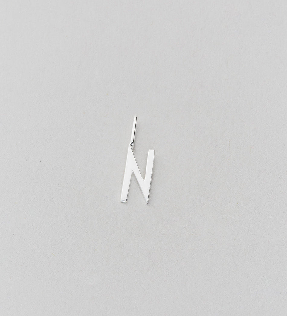 Stříbrný přívěsek Písmeno A - Z - 10 mm DESIGN LETTERS | Stylové doplňky pro děti a ženy | Lavly.cz