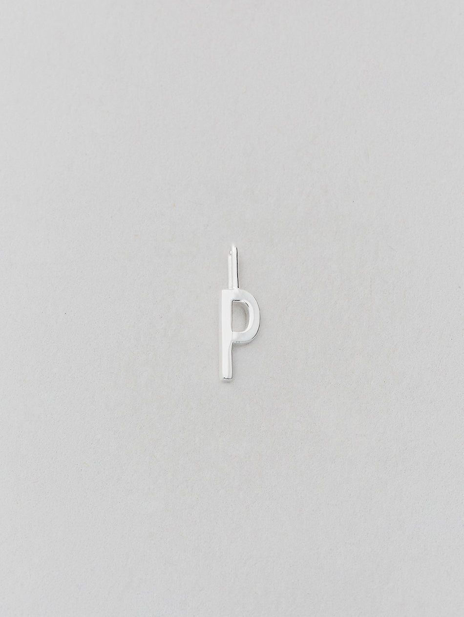 Stříbrný přívěsek Písmeno A - Z - 10 mm DESIGN LETTERS | Stylové doplňky pro děti a ženy | Lavly.cz
