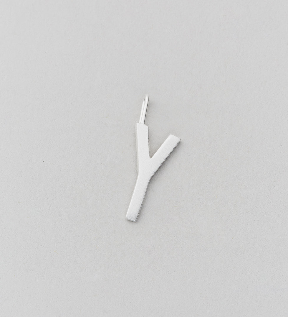 Stříbrný přívěsek Písmeno A - Z - 16 mm DESIGN LETTERS | Stylové doplňky pro děti a ženy | Lavly.cz