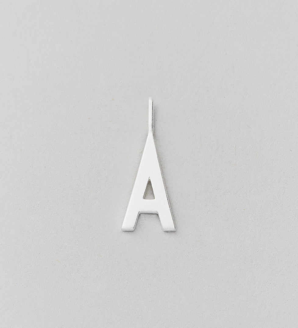 Stříbrný přívěsek Písmeno A - Z - 16 mm DESIGN LETTERS | Stylové doplňky pro děti a ženy | Lavly.cz