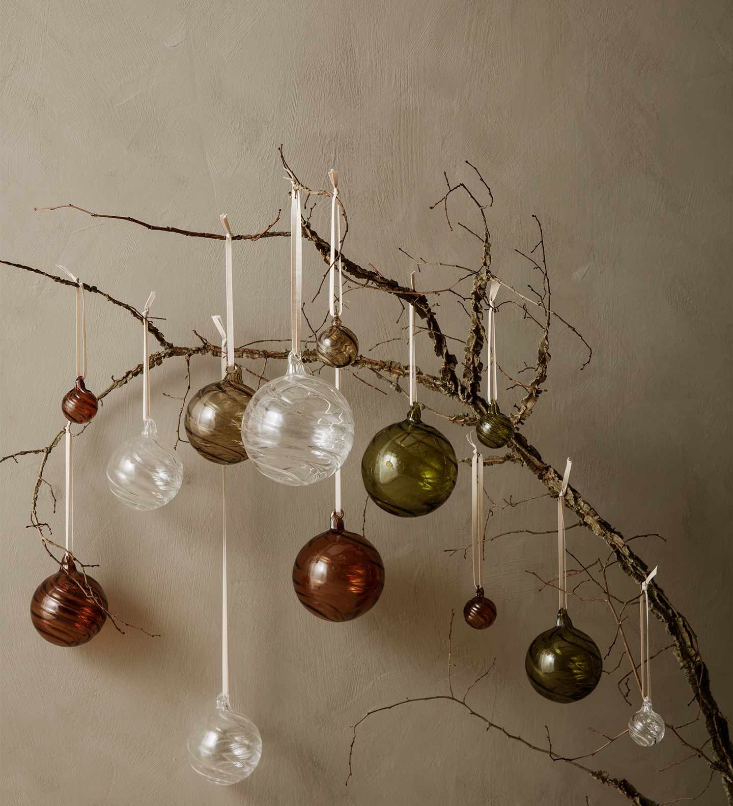 Vánoční ozdoby FERM LIVING Twirl Ornaments "M" 4 kusy | Stylové doplňky pro děti a ženy | Lavly.cz
