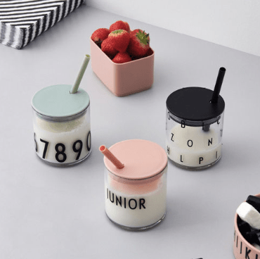 Víčko s brčkem ke "skleničkám" DESIGN LETTERS | Stylové doplňky pro děti a ženy | Lavly.cz