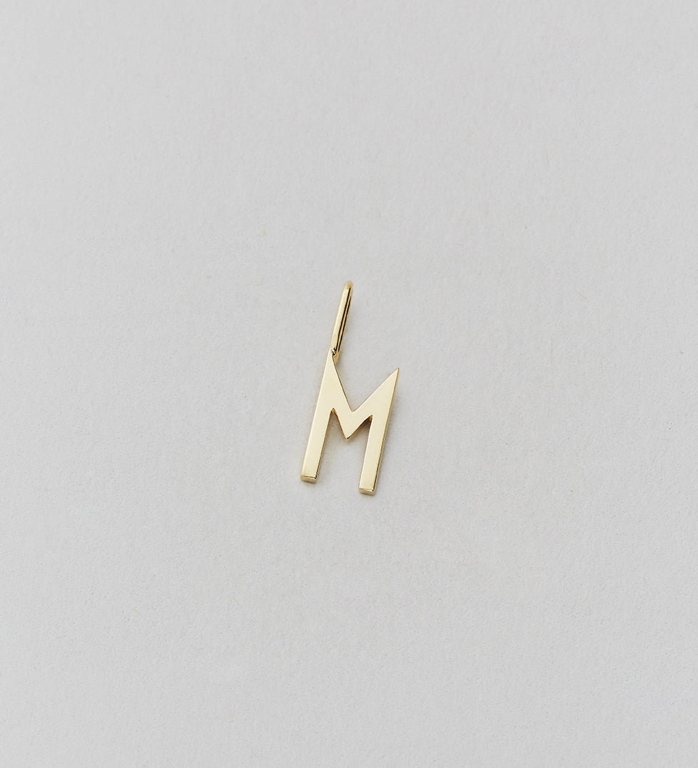Zlatý přívěsek Písmeno A - Z - 10 mm DESIGN LETTERS | Stylové doplňky pro děti a ženy | Lavly.cz